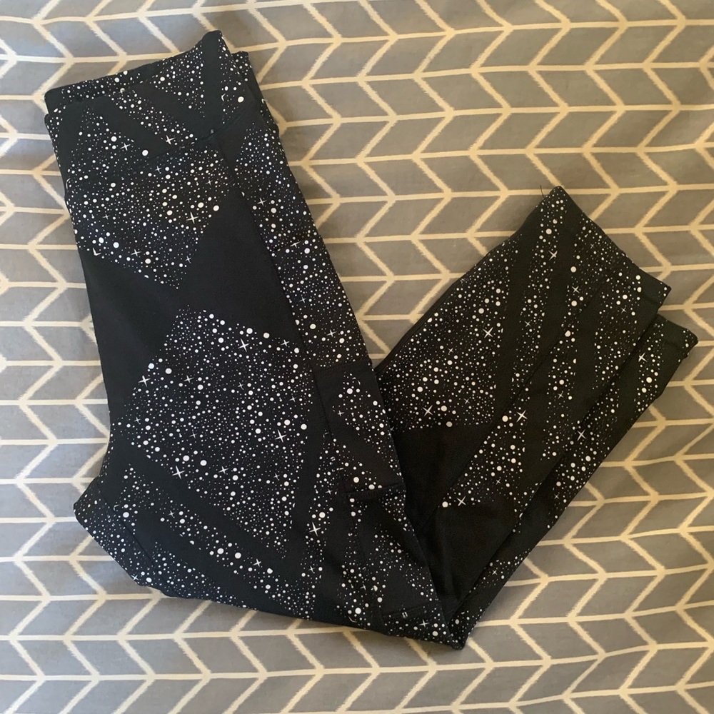Black and White Pop Fit Leggings